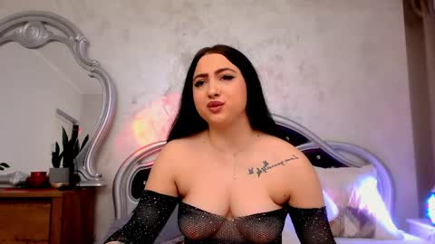 Mia online show from April 8, 2026, 5:46 pm