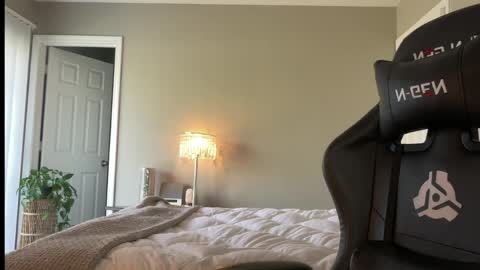 Lucy online show from April 6, 2026, 10:00 pm