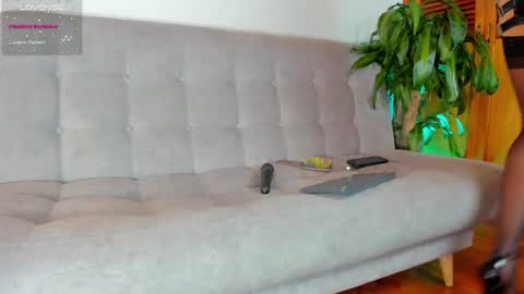 Hello my name is Lucy nice to meet you  thumb up is important for me kisses     online show from January 27, 2025, 7:13 pm