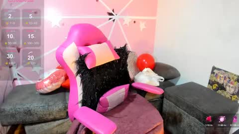 lucy_beatifull online show from February 14, 2025, 9:24 am