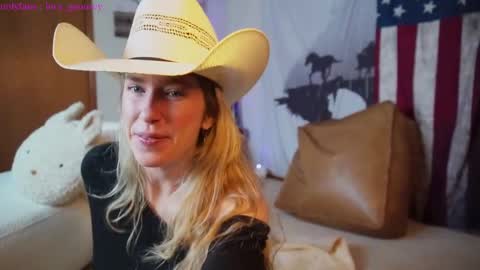 Lucy. online show from February 8, 2025, 9:36 pm