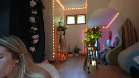 Snapshot of lucy_gooosey chatting on July 22, 2026, 1:30 am Lucy. online show from July 22, 2026, 1:30 am