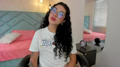 Lucy Greys online show from April 21, 2026, 8:01 pm