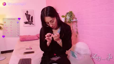 Luciana online show from March 8, 2026, 2:59 am