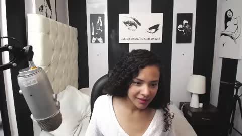 lucy_lorelei online show from June 16, 2026, 1:25 pm