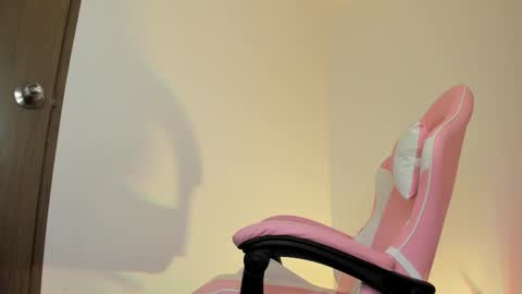 Lucy 699 online show from December 4, 2025, 6:01 am