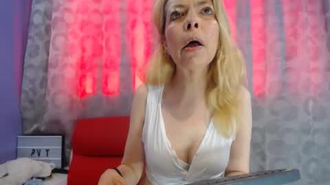  SleepyAbuela online show from January 6, 2026, 1:48 pm