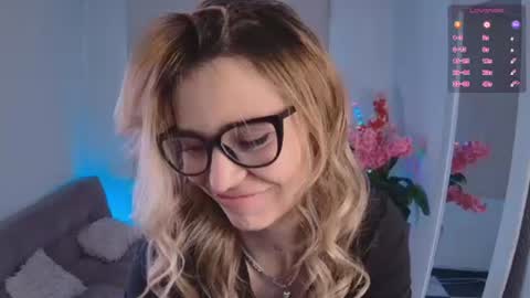 Snapshot of lucy_priincess chatting on June 23, 2026, 5:33 pm lucy online show from June 23, 2026, 5:33 pm