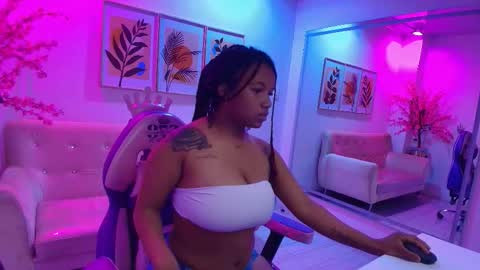 Lucy  online show from November 17, 2025, 11:16 am