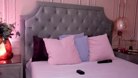 LucyAddison online show from March 5, 2025, 7:05 am