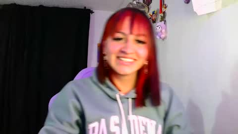 Snapshot of lucycherry__ chatting on January 25, 2025, 1:10 am LUCIA online show from January 25, 2025, 1:10 am