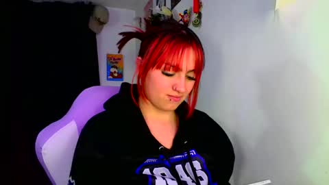 Snapshot of lucycherry__ chatting on February 21, 2025, 5:02 am LUCIA online show from February 21, 2025, 5:02 am