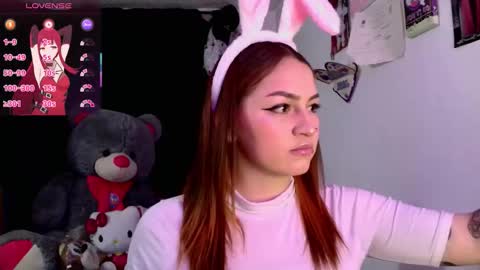 Snapshot of lucycherry__ chatting on November 1, 2025, 1:40 am LUCIA online show from November 1, 2025, 1:40 am