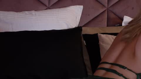 Lucy Lexton online show from March 6, 2025, 2:18 pm