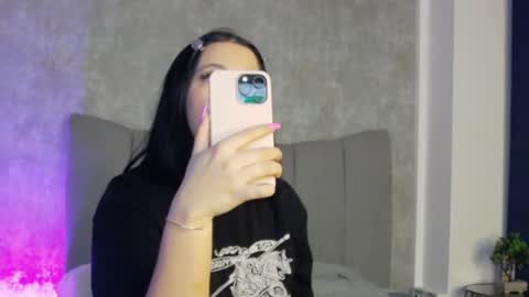 lucyrayy online show from February 8, 2026, 8:01 pm