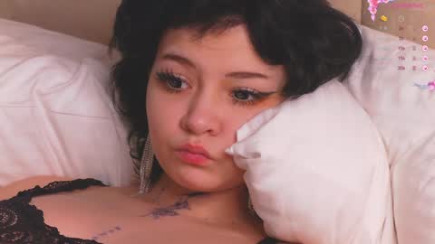 lucyvee online show from December 21, 2024, 5:03 am