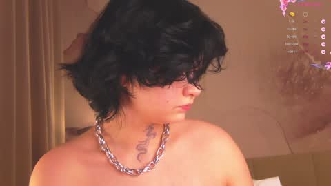 lucyvee online show from December 28, 2024, 10:58 am