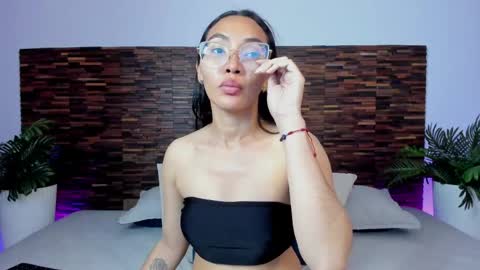 Snapshot of lucyy_liiu chatting on May 6, 2026, 11:21 pm Lucy Liiu online show from May 6, 2026, 11:21 pm