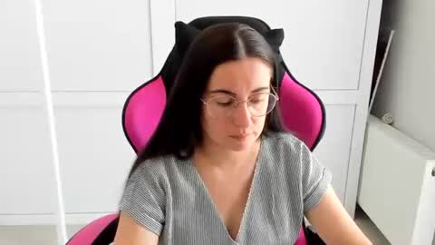 Snapshot of lucyycharm chatting on June 26, 2026, 6:29 am Lucy online show from June 26, 2026, 6:29 am