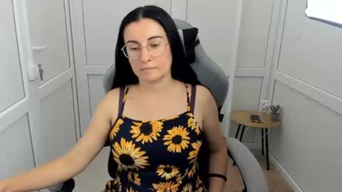 Snapshot of lucyycharm chatting on July 15, 2026, 12:32 pm Lucy online show from July 15, 2026, 12:32 pm