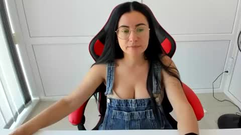 Snapshot of lucyycharm chatting on July 17, 2026, 12:45 pm Lucy online show from July 17, 2026, 12:45 pm