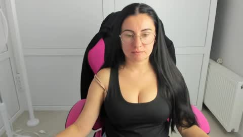 Snapshot of lucyycharm chatting on July 22, 2026, 12:52 pm Lucy online show from July 22, 2026, 12:52 pm
