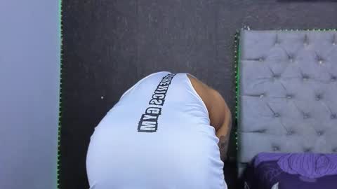 Luigi Independent model online show from November 16, 2025, 12:11 pm