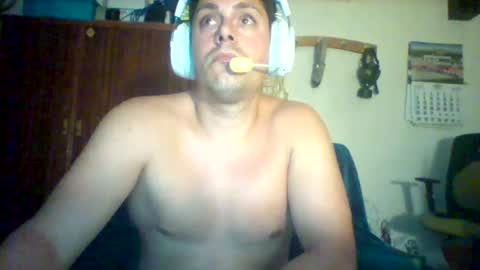 Snapshot of luis2423 chatting on July 20, 2026, 6:54 pm A slave to the mistress.. un esclavo para las amas dominantes. online show from July 20, 2026, 6:54 pm