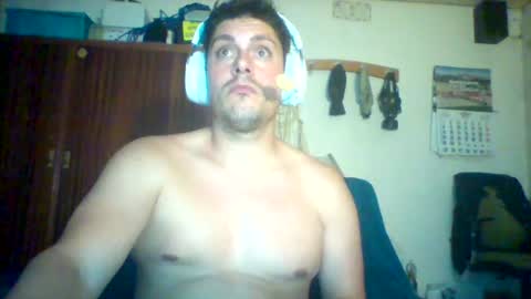 Snapshot of luis2423 chatting on July 23, 2026, 6:17 pm A slave to the mistress.. un esclavo para las amas dominantes. online show from July 23, 2026, 6:17 pm