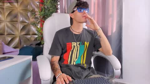 Luis AS online show from October 21, 2025, 1:23 pm