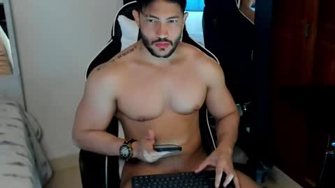 luis_baptista online show from December 6, 2024, 8:18 pm