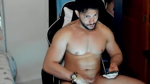 luis_baptista online show from December 15, 2024, 11:31 pm