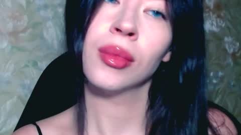 luisa lovedom online show from September 19, 2025, 10:49 am