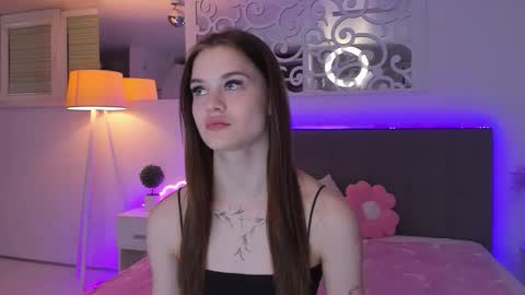 LuisaClover online show from March 27, 2026, 7:13 pm