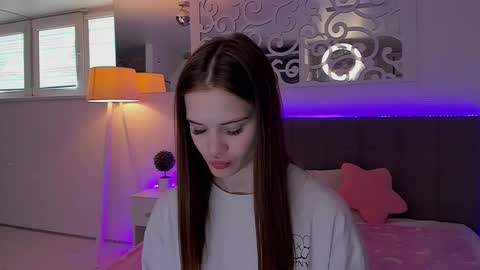 Snapshot of luisaclover chatting on May 12, 2026, 12:24 pm LuisaClover online show from May 12, 2026, 12:24 pm