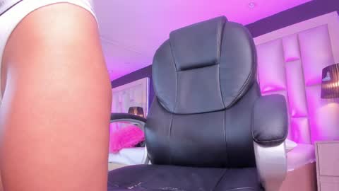 Snapshot of luisajonnes_ chatting on April 29, 2026, 5:30 pm Luisa online show from April 29, 2026, 5:30 pm