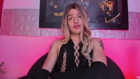 Luka Castillo online show from December 10, 2024, 10:38 am