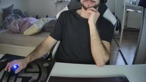 lukasschoetz online show from December 29, 2024, 12:34 pm