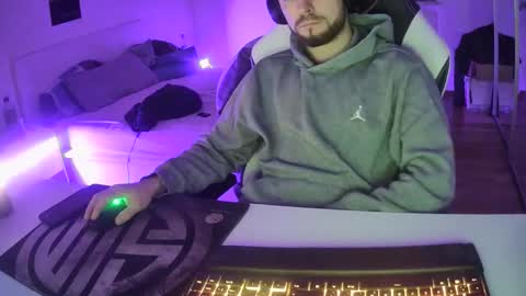 lukasschoetz online show from January 19, 2025, 9:13 pm