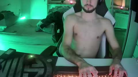 lukasschoetz online show from January 21, 2025, 4:27 pm