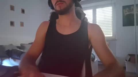 lukasschoetz online show from September 21, 2025, 3:46 pm