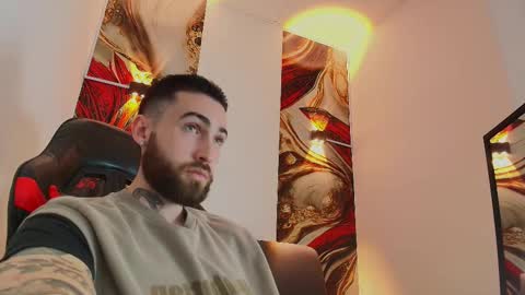 LUKE online show from October 25, 2025, 1:18 pm