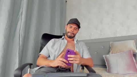 Snapshot of luke_diaz7 chatting on March 9, 2025, 7:45 am luke diaz7 online show from March 9, 2025, 7:45 am