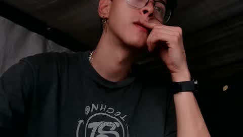 Snapshot of luke_rex chatting on February 13, 2025, 8:34 pm luke online show from February 13, 2025, 8:34 pm