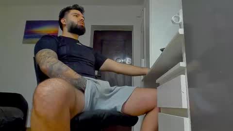 Snapshot of lukedenver chatting on December 23, 2025, 6:33 am Luke online show from December 23, 2025, 6:33 am