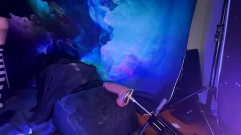 lukewilde online show from April 24, 2026, 8:06 am