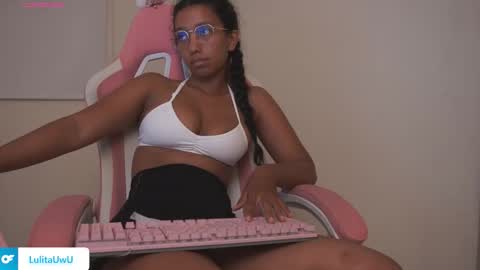 lulitauwu online show from October 22, 2025, 4:02 am