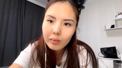 lullivi online show from April 20, 2026, 3:15 pm