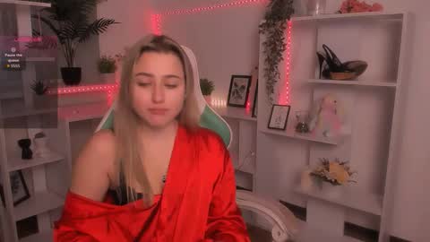 Lily online show from November 24, 2025, 6:57 am