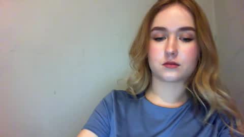 Lulu Baby18 online show from February 3, 2025, 10:00 pm